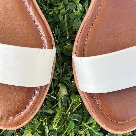 DOLCE VITA Two-Toned White Brown Leather Sandals - US 7 - Picture 4 of 15